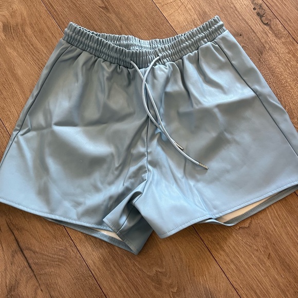 Pleather shorts - Picture 1 of 3